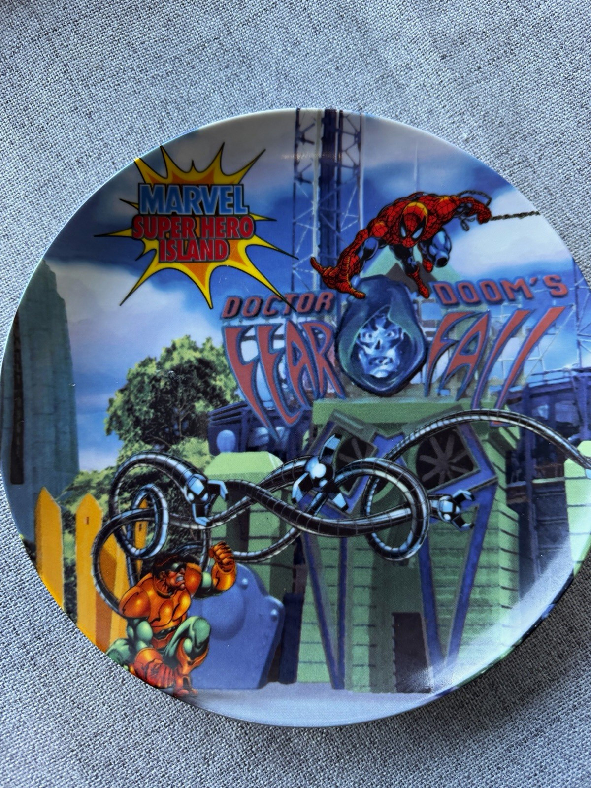 1999 Universal Islands of Adventure Marvel Super Hero Plate Spider-Man Dr Doom