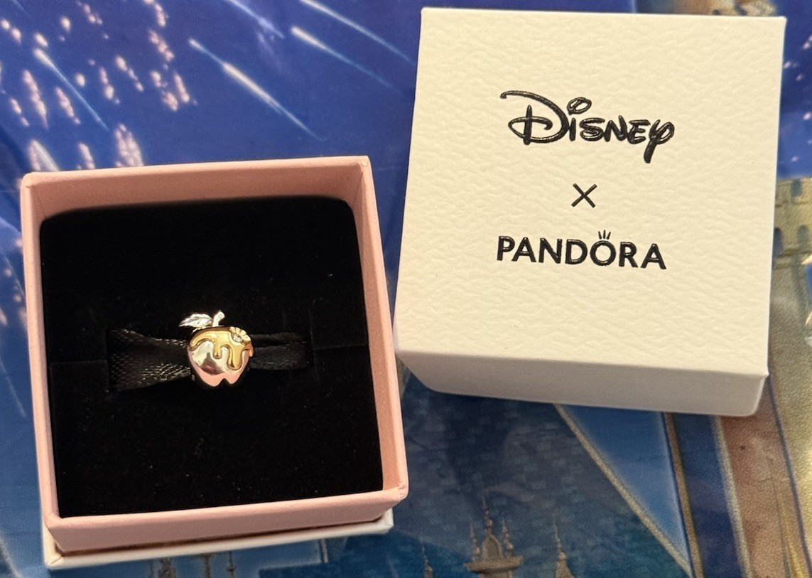 2026 Disney Pandora Princess Storybook Snow White Gold Plated Lab Diamond Apple
