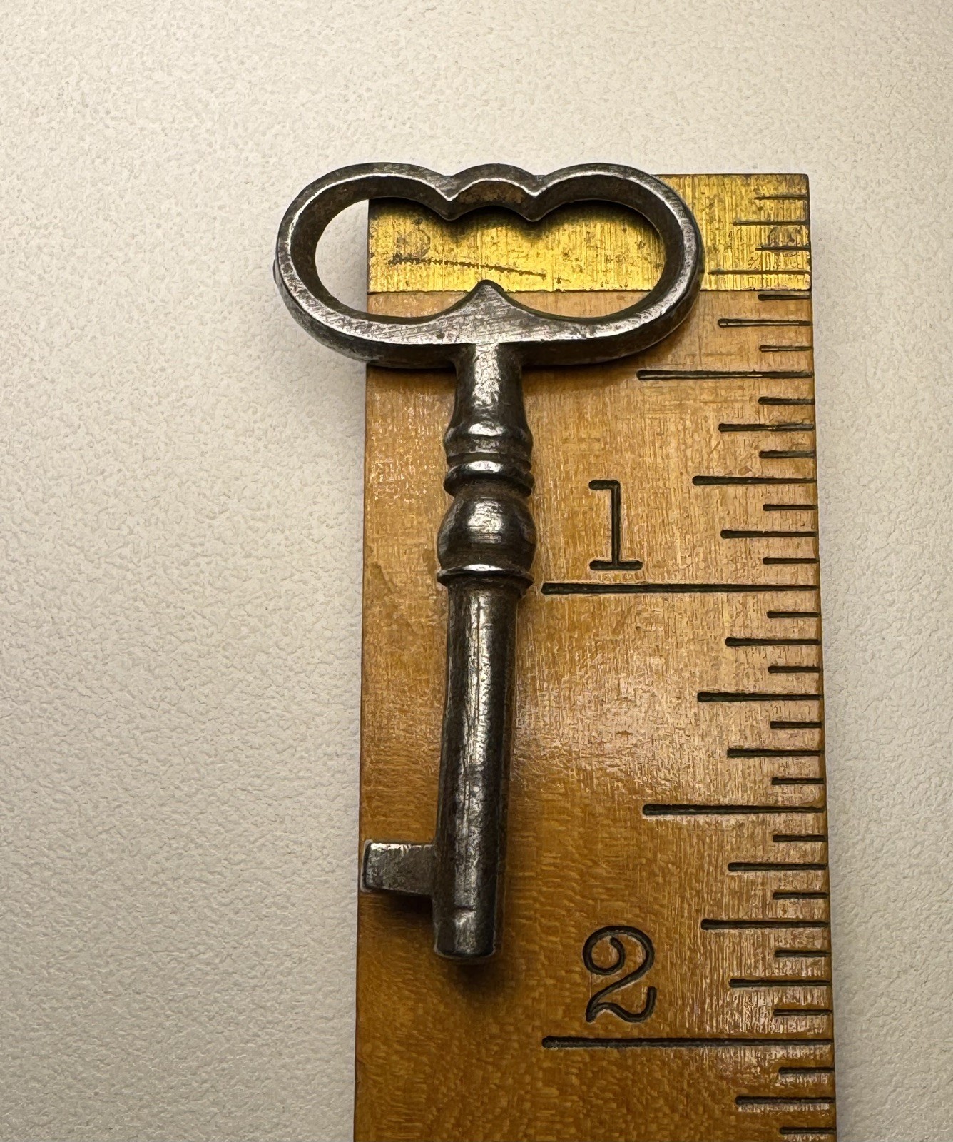 🌿 🗝️ vintage antique skeleton key small solid barrel lock opener