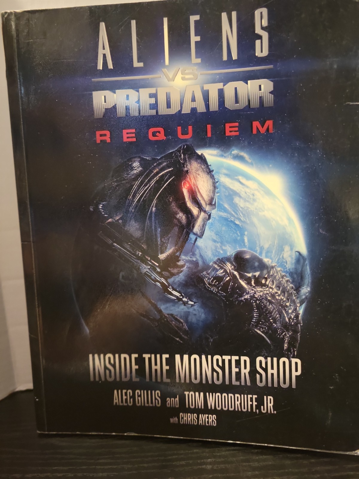 ALIENS VS PREDATOR REQUIEM-INSIDE THE MONSTER SHOP