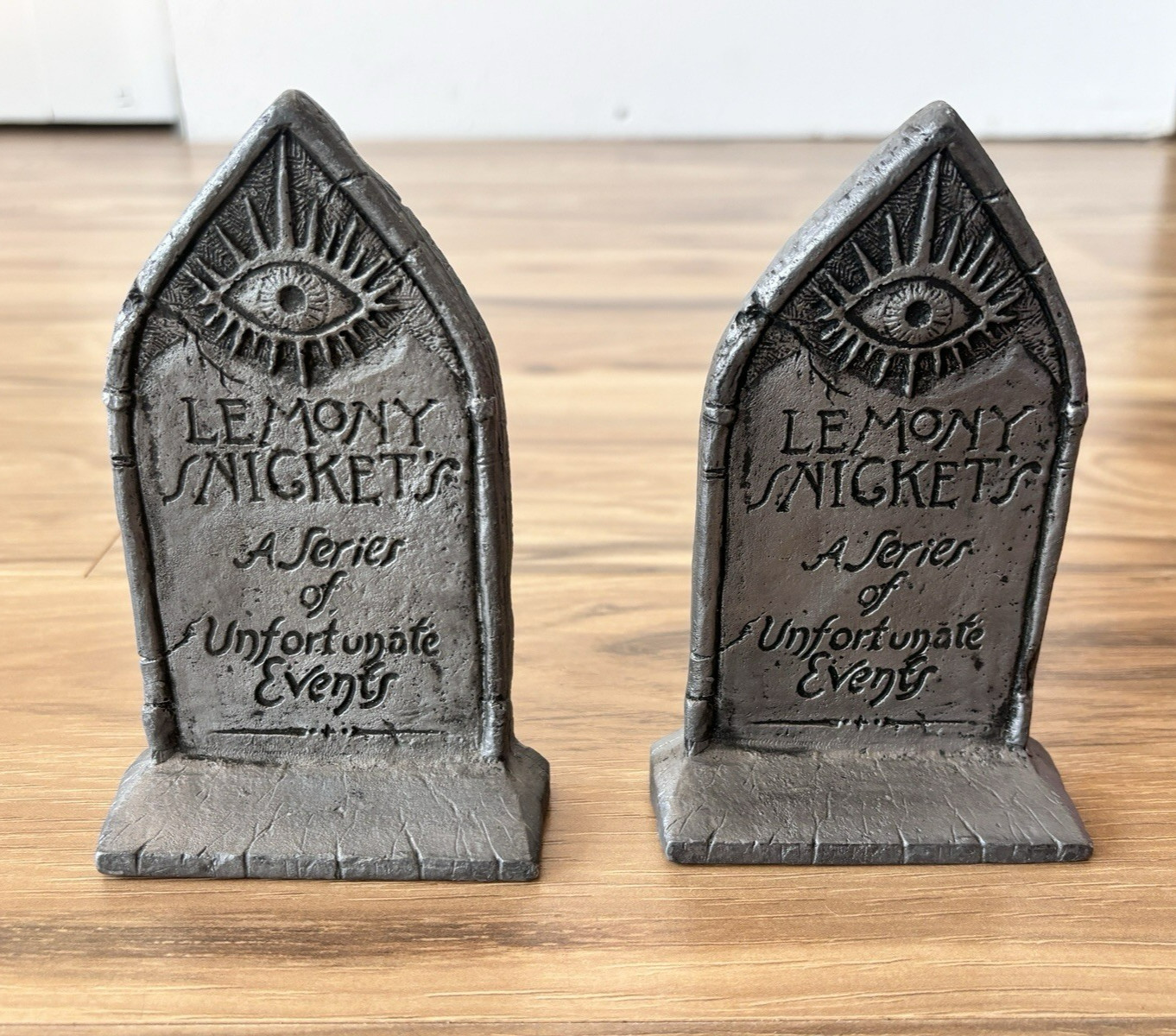 Rare 2 Lot Of Lemony Snicket  A Series of Unfortunate Events Pewter Bookends