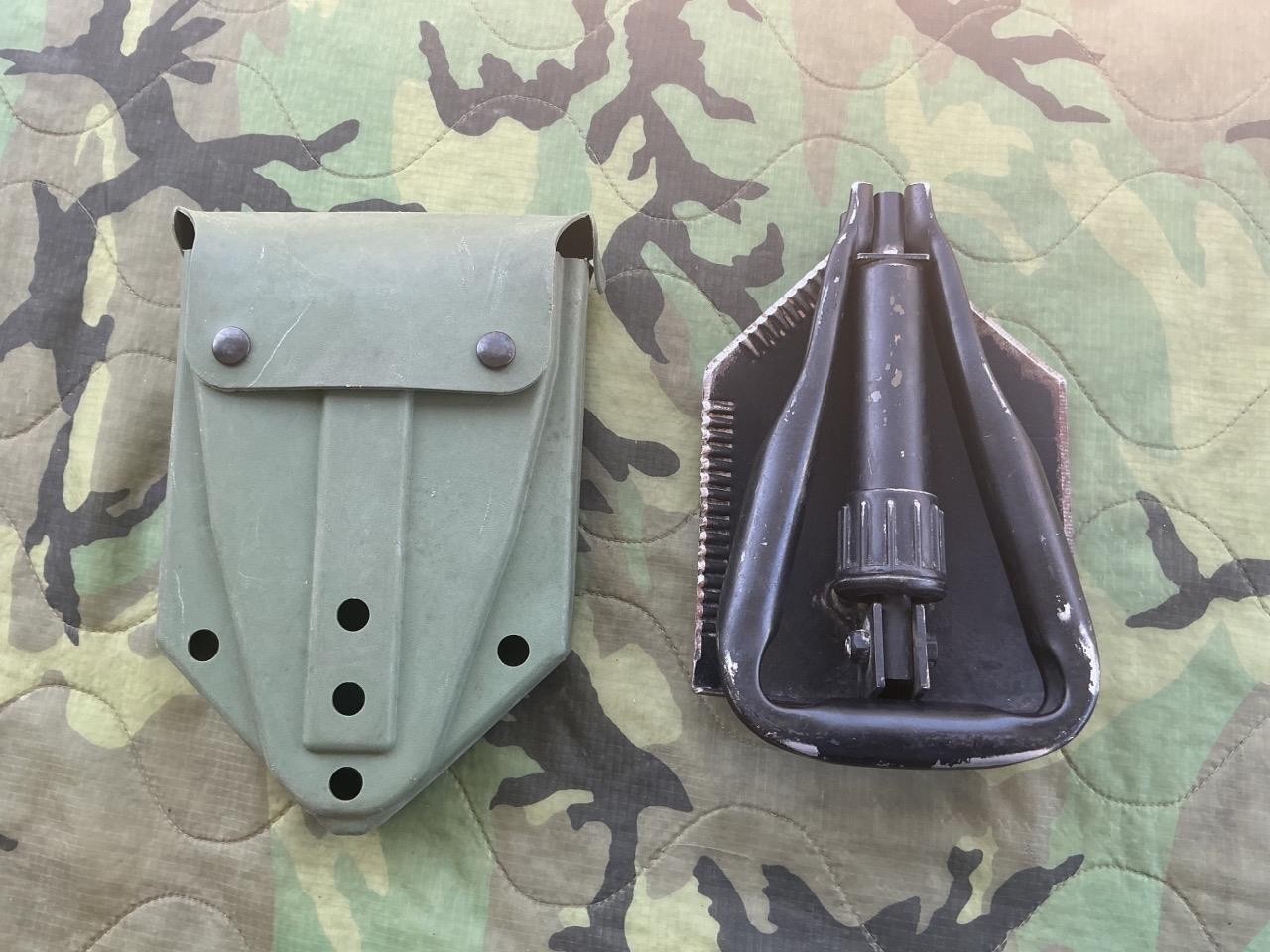 1980 Cold War USMC Army Military Surplus Entrenching E Tool Shovel & Pouch USGI