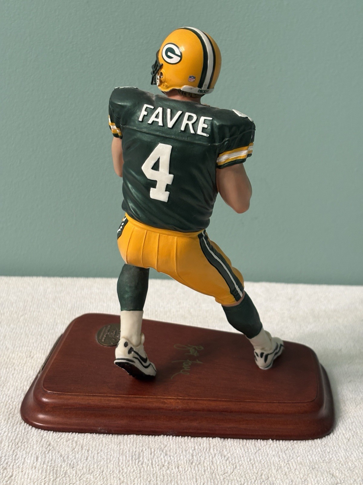 The Danbury Mint Brett Favre Figuring Statue