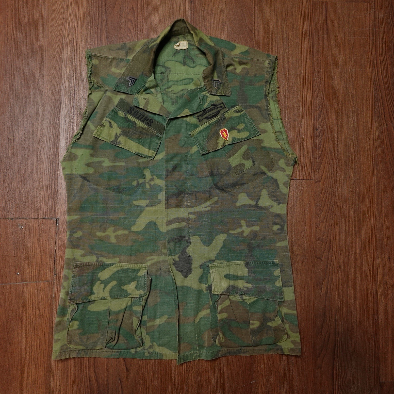 Vtg 1968 Vietnam War US Army ERDL Jungle Jacket Fatigue Small Named Distressed