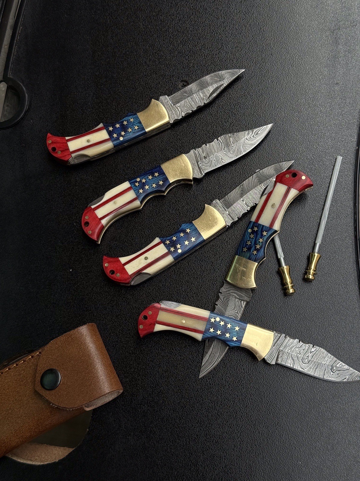 LOT OF 20 HANDMADE  AMERICAN FLAG EDC FOLDINGS KNIVES WITH LEATHER SHEATHS