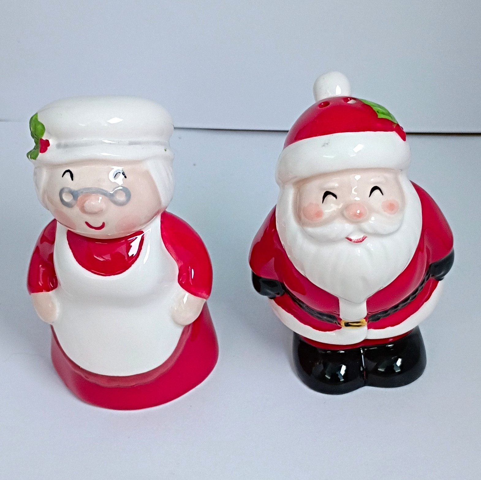  Vintage Albert E. Price Ceramic Mr. & Mrs. Santa Claus Salt & Pepper Shakers