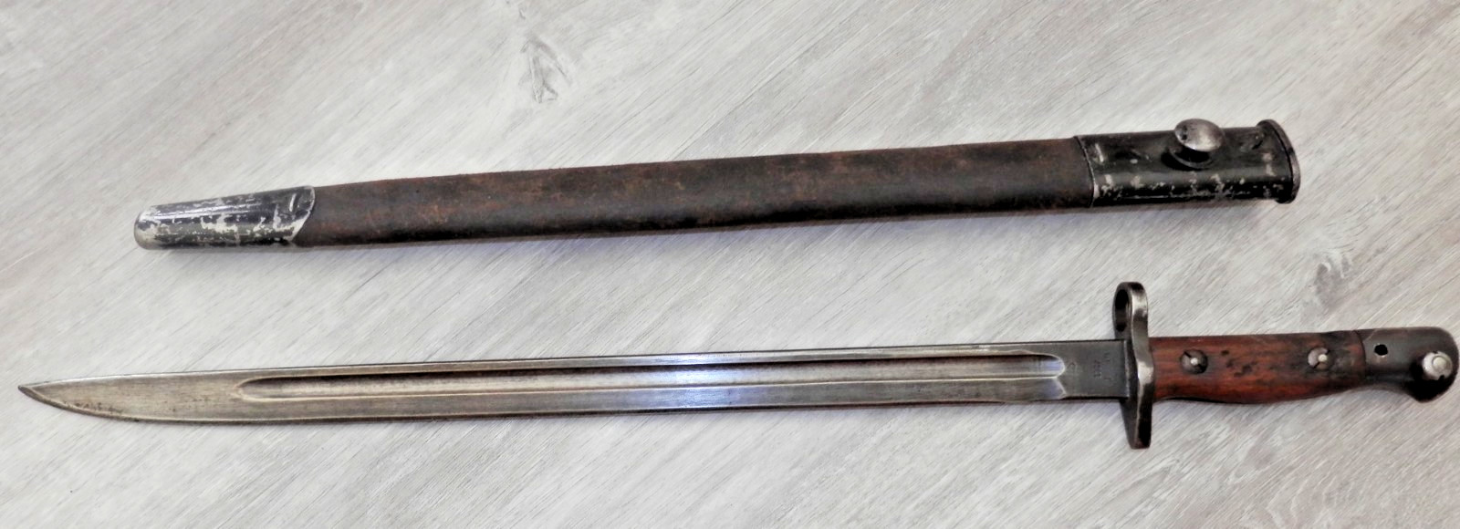 WWI British Pattern 1907 Sanderson Bayonet with Scabbard