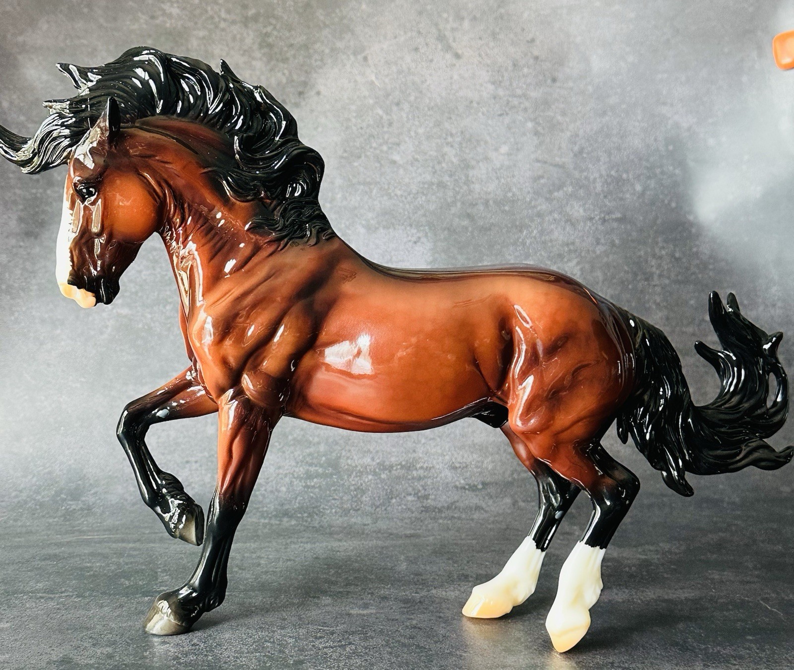 Breyer Collector Club Glossy Traditional Mustang Bolero 2023 Mojave Fireheart