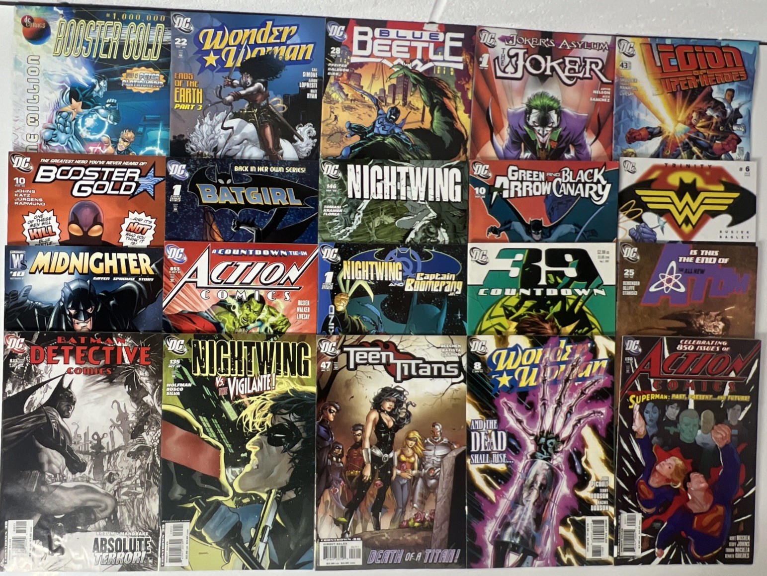 Lot of 20 DC Comics Joker Batman Batgirl Nightwing Wonder Woman Action Comics