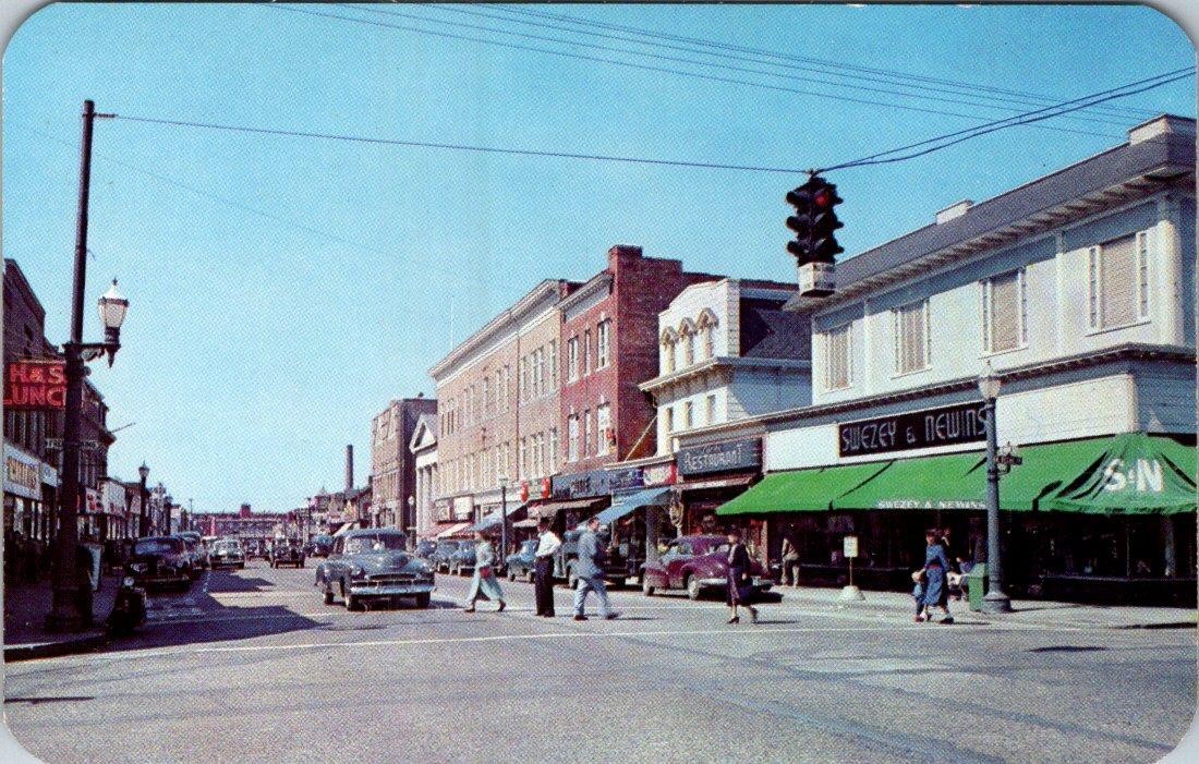 1951 PATCHOGUE LONG ISLAND NEW YORK NY MAIN STREET OCEAN AVENUE VINTAGE POSTCARD