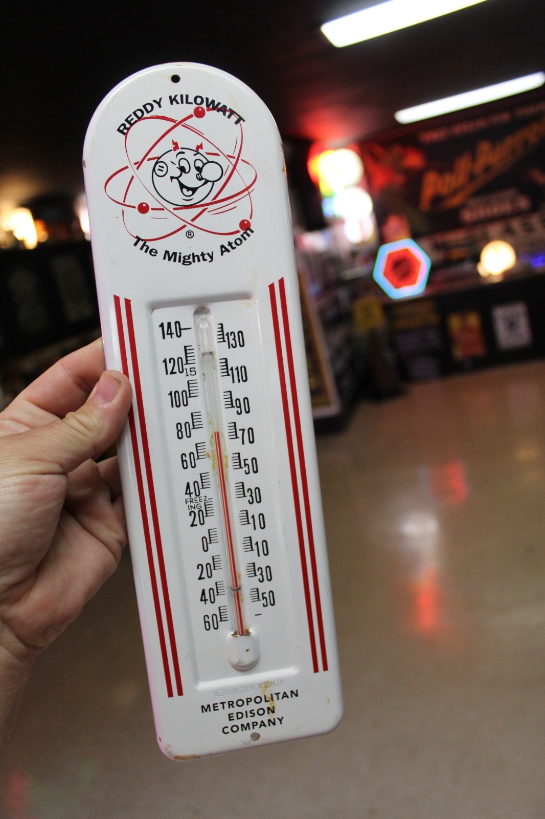 RARE 1950s REDDY KILOWATT METRO DEALER PAINTED  METAL THERMOMETER SIGN ELECTRIC