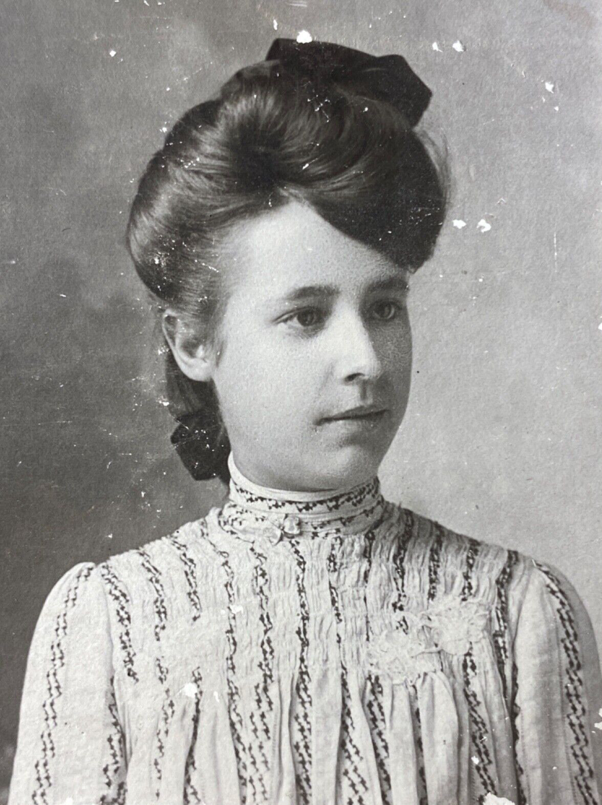 1890s YOUNG PRETTY WOMAN antique mounted photograph MINNEAPOLIS, MINNESOTA