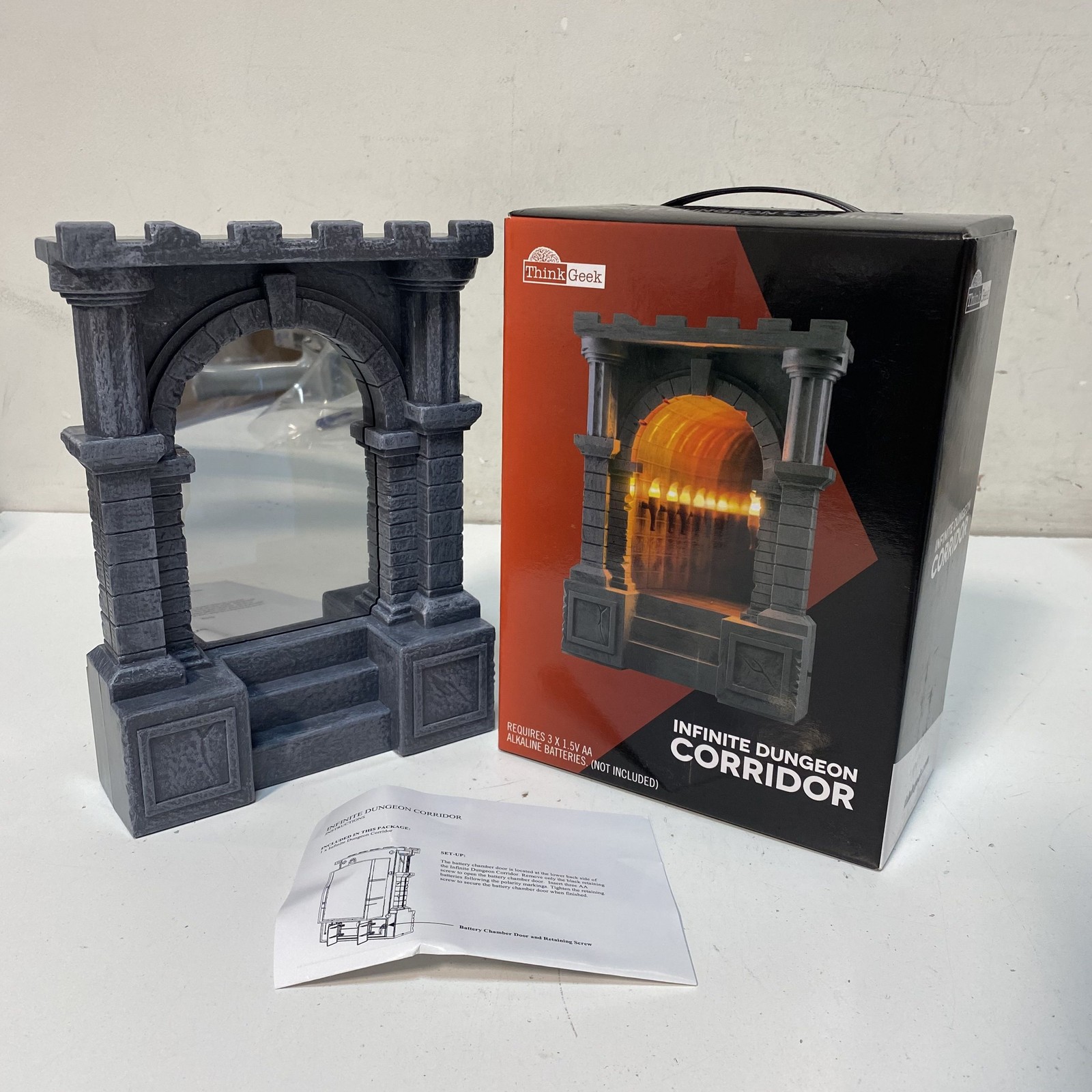 ThinkGeek Infinite Dungeon Corridor LED Infinity Mirror Tabletop Decor Tested