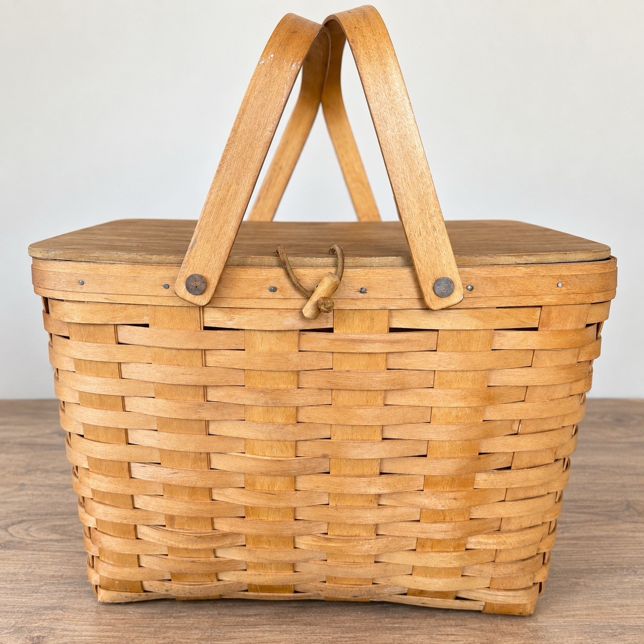 VTG 1998 Longaberger Large Picnic Basket 10324 Protector Riser Lid USA