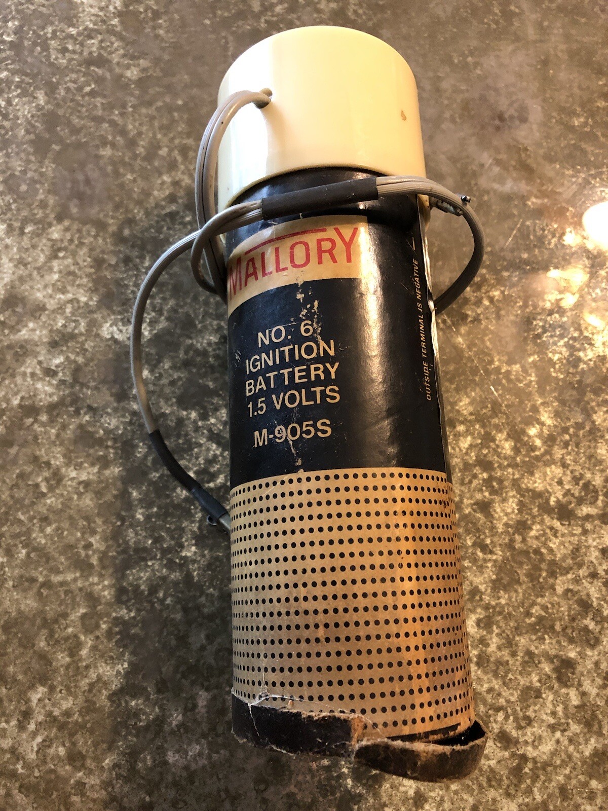 Vintage Mallory No. 6 Ignition Battery M-905S  1.5 Volt - Dead for display-AT19