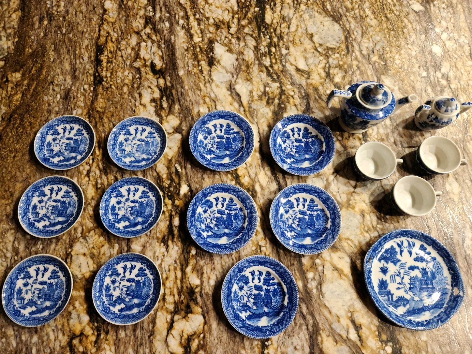 ​Vintage Blue Willow Miniature Child\'s Tea Set Made in Japan 19 Pc Lot