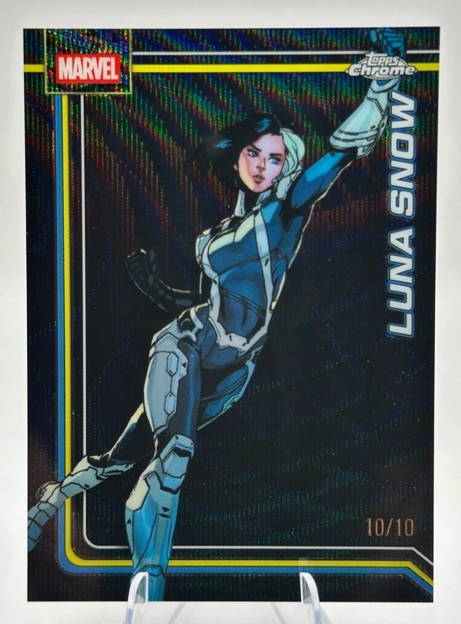 Luna Snow 10/10 Black Wave Refractor 2026 Topps Chrome Marvel #132 