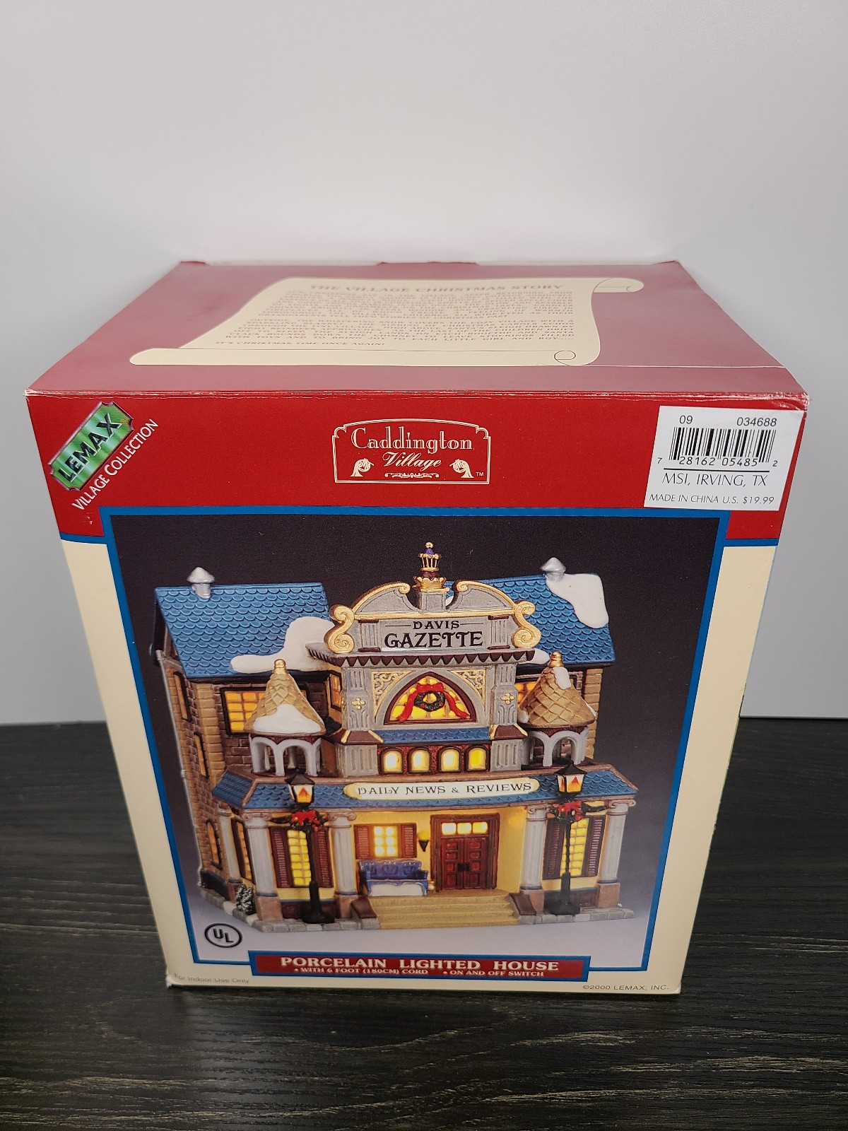 Porcelain 2000  Lemax Caddington Village DAVIS GAZETTE  Lighted and Boxed