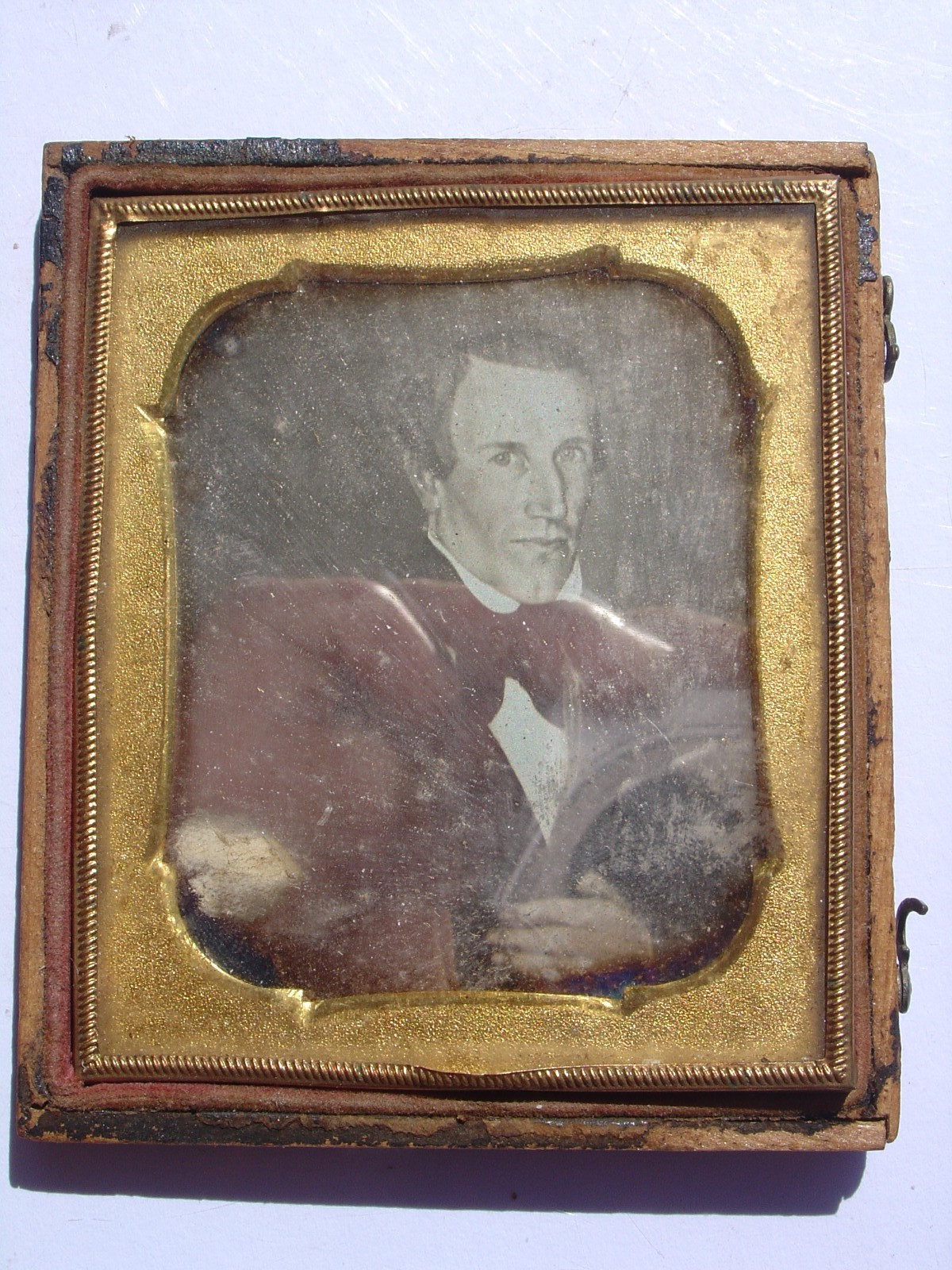 Vtg Antique Daguerreotype Photo Gothic Long Faced Man Sharp Features w Left Hand