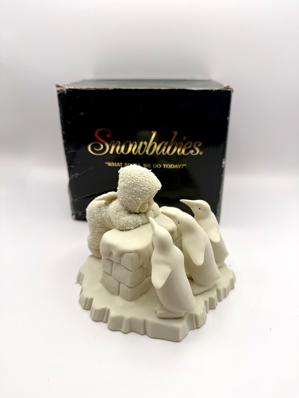 Dept 56 Snowbabies What Shall We Do Today? Penguin Igloo Figurine w/ Box