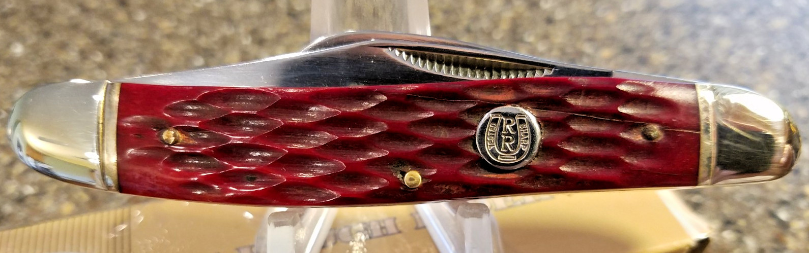 Rough Rider RR205, Large Stockman Red Jigged Bone, 3-7/8