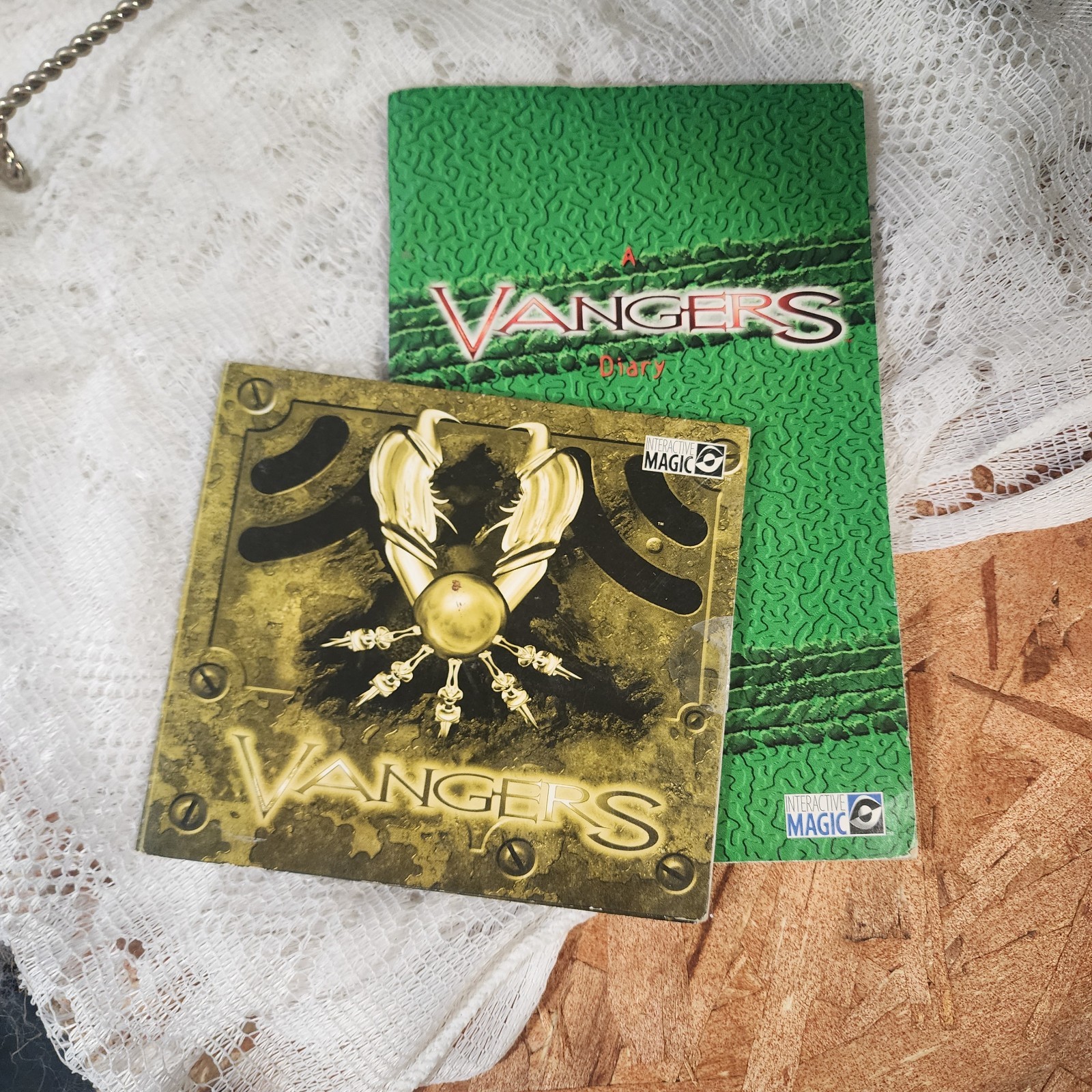 Vangers (1998, PC, Interactive Magic) Case + Rare A Vangers Diary Booklet (USA)