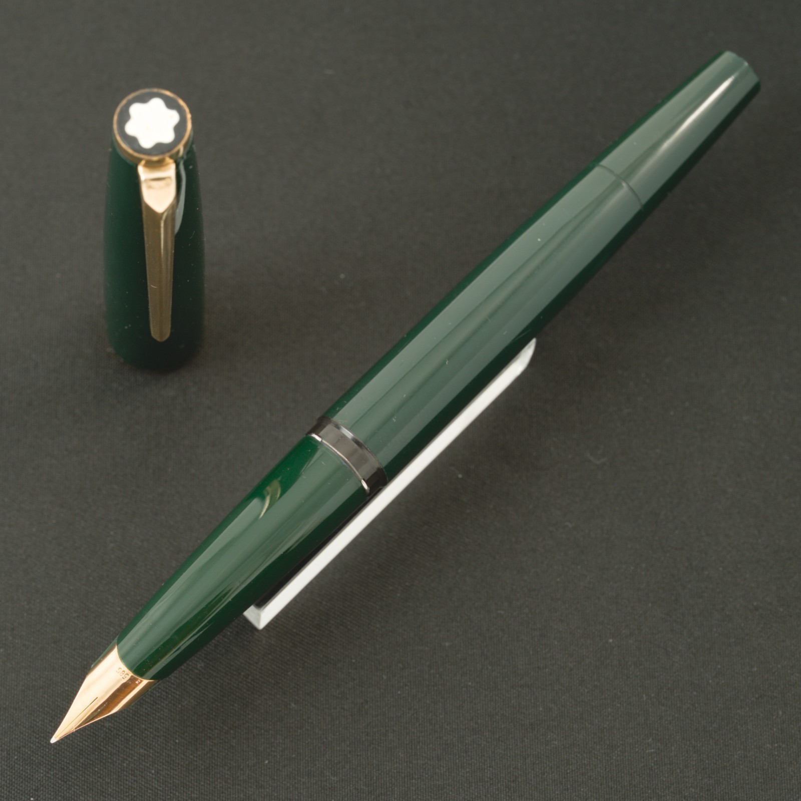 Authentic Vintage 1970s Montblanc 320 Forest Green 14K F Piston Fountain Pen