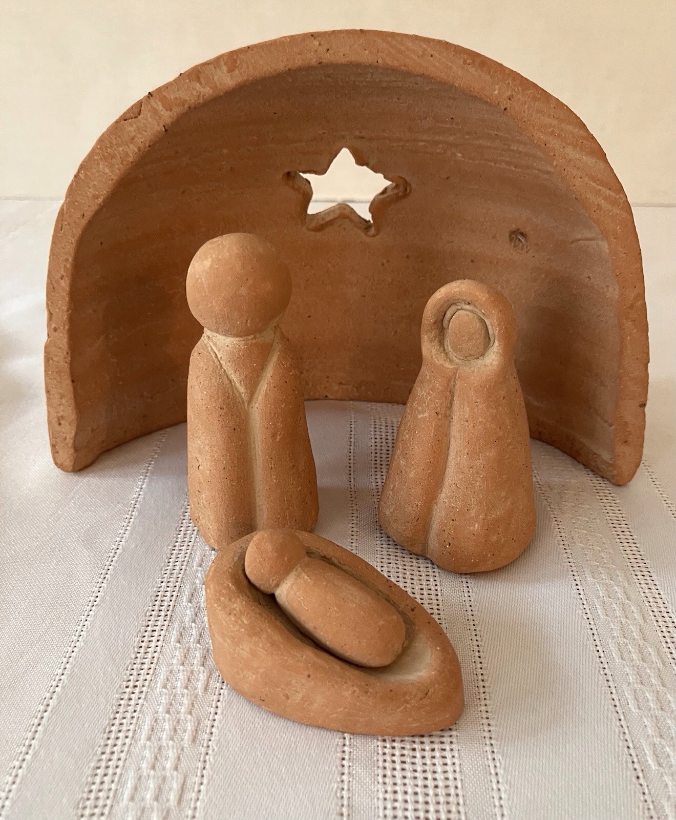 Mud Pie Terra Cotta Nativity 4 Piece Set, NWT , Approx. 5”x 6.25”, Handmade