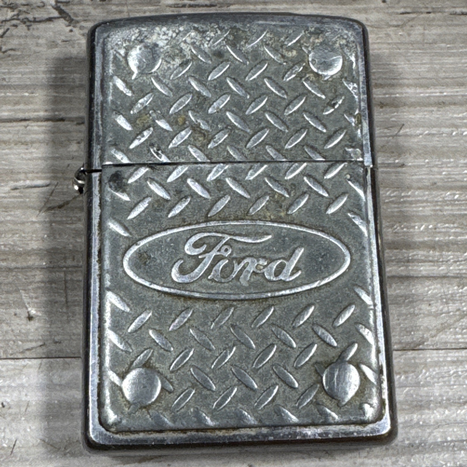 Zippo Ford Lighter Logo Diamond Plate Year 2000 XVI Vintage Works