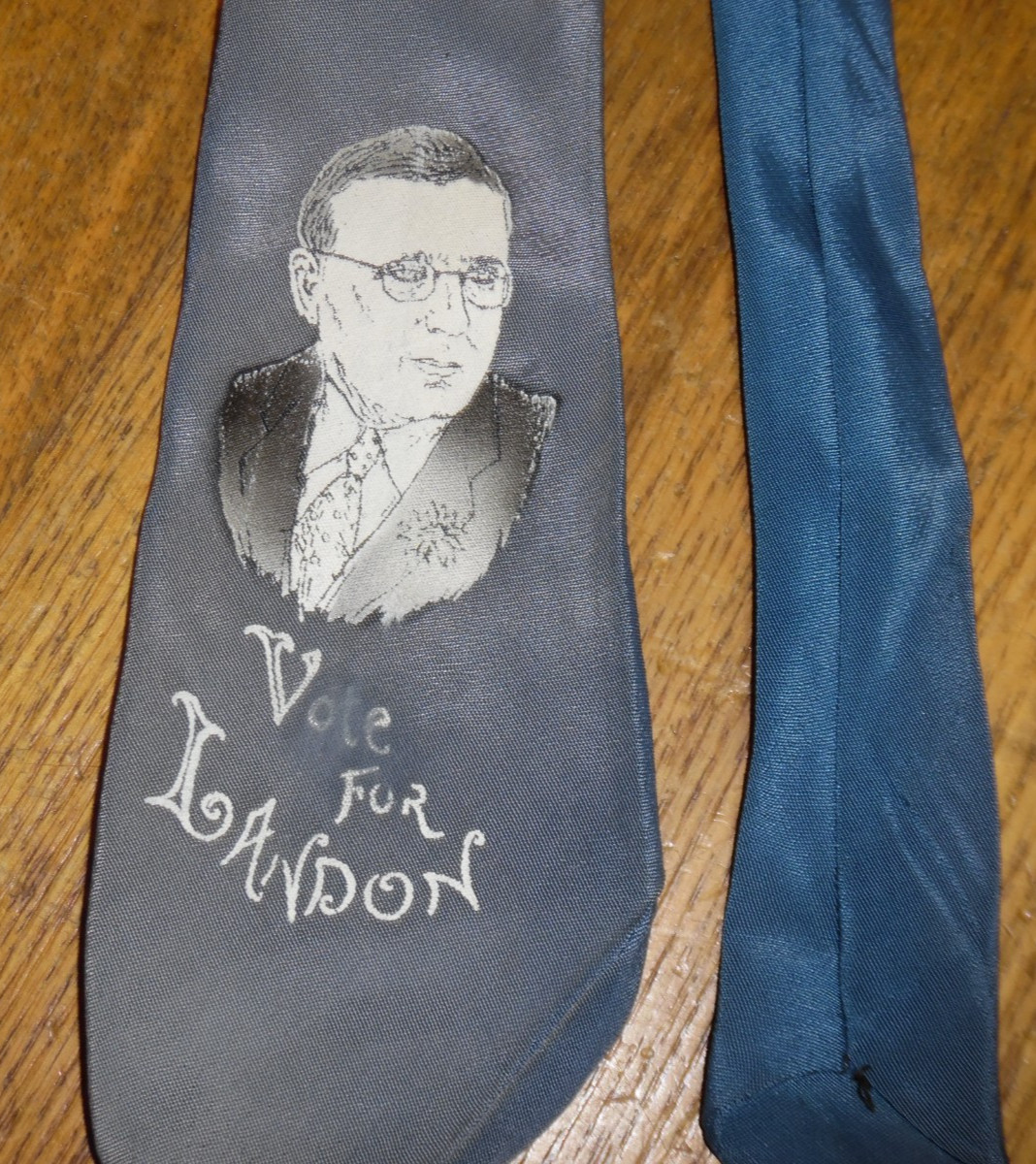 Vintage FADED / WORN Vote For Alf Landon Johnson Political Campaign Necktie
