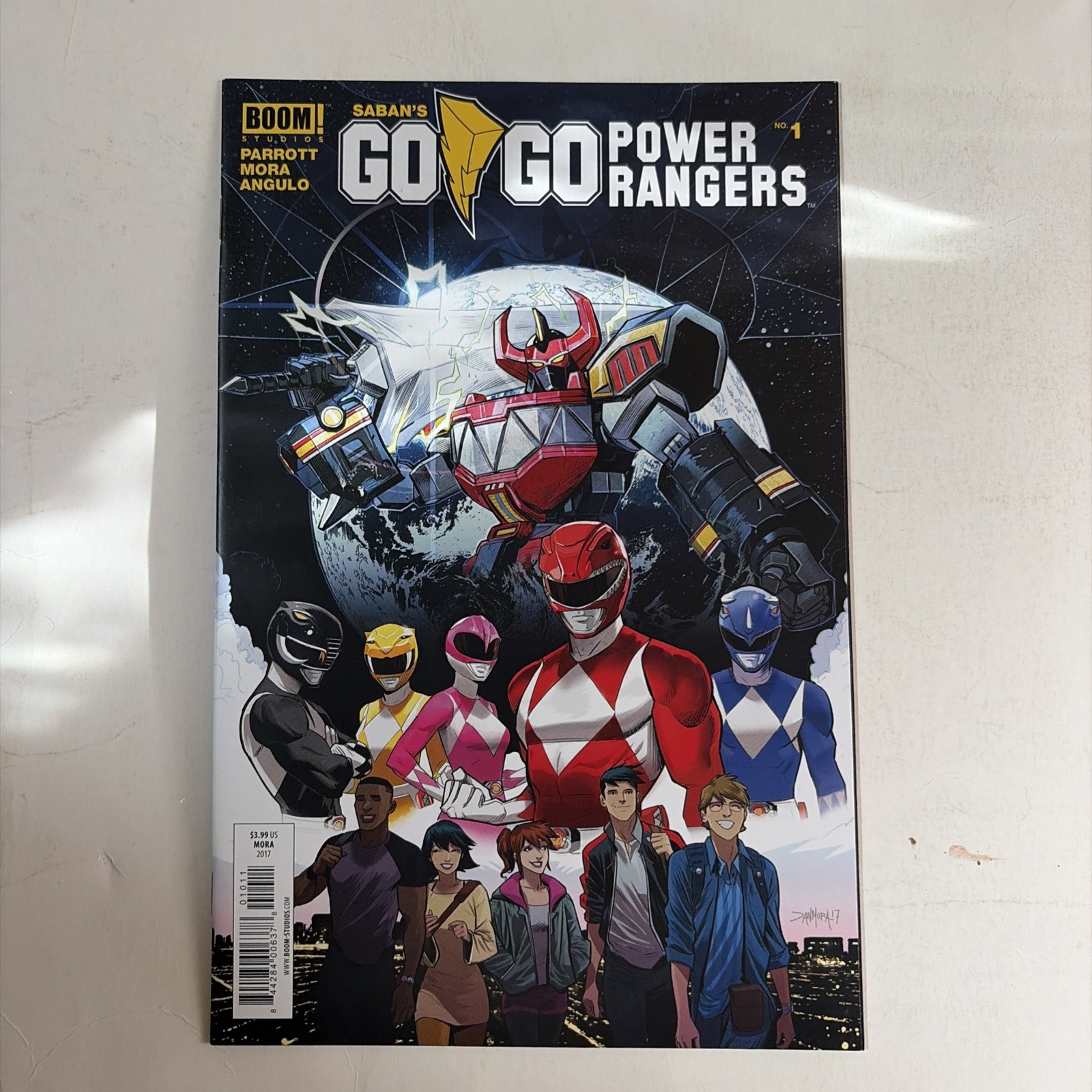 Saban's Go Go Power Rangers Vol. 1 Mighty Morphin Power Rangers 2018 Graphic HG