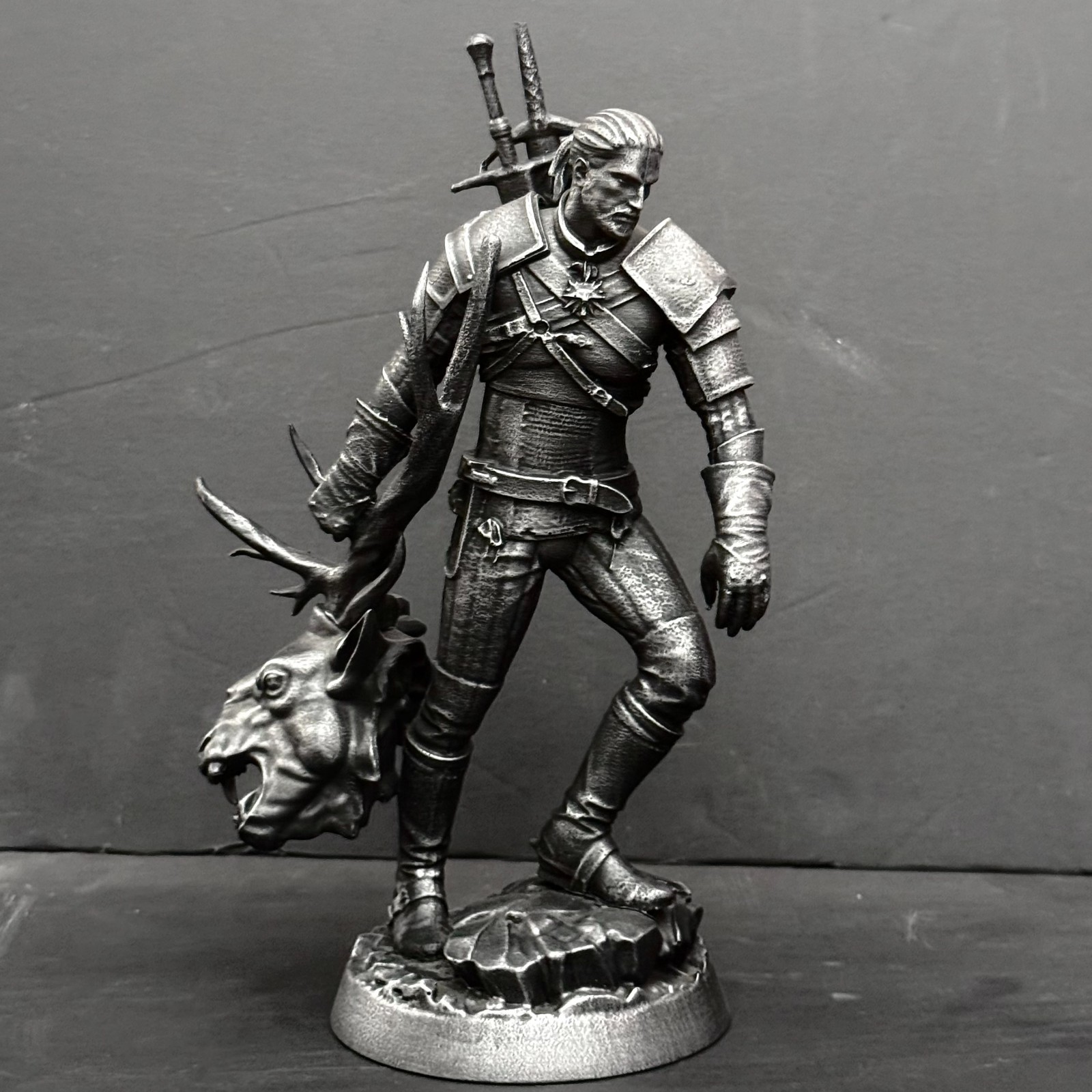 The Witcher 3 Wild Hunt Geralt of Rivia & Trophy Statue E3 2014 Press Kit + Box