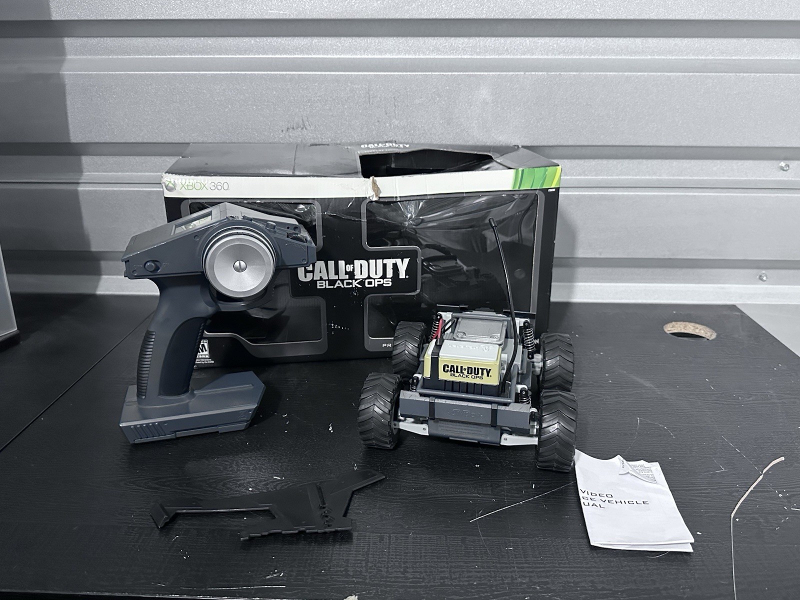 Call of Duty: Black Ops Prestige Edition Remote Control Car Kit. (Read)