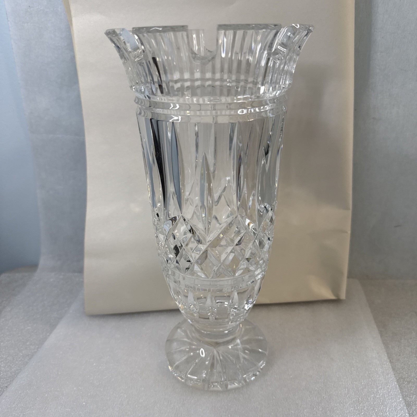 WATERFORD CRYSTAL Vase Romance of Ireland Collection 11