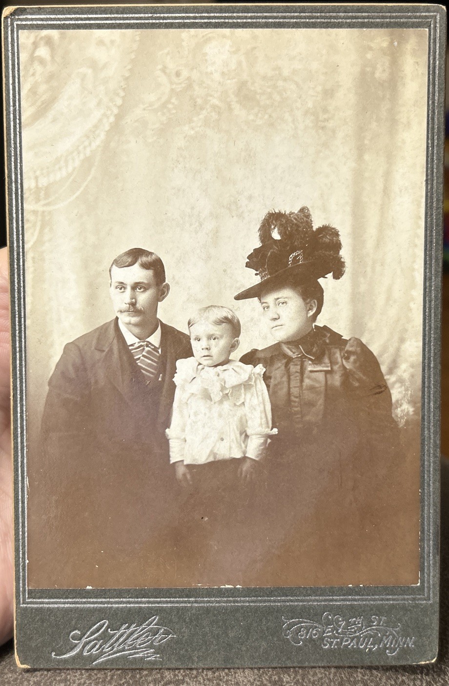 Young Family Photo St Paul, MN Cabinet Card Photo Original, Identified On Back