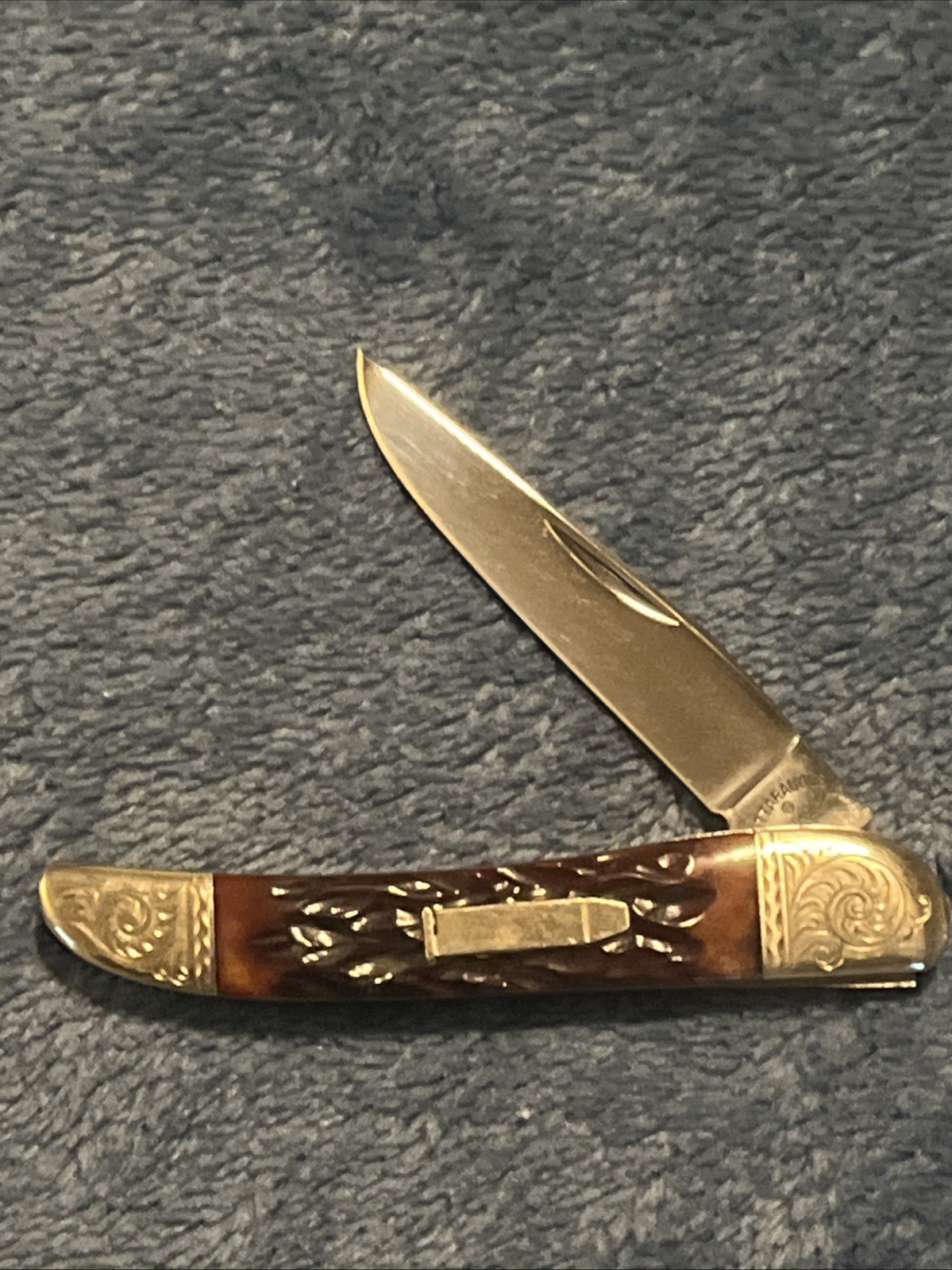 Unused Cattaraugus CM-12 Pocket Knife Beautifully Scrolled, Lever Lock, Bone