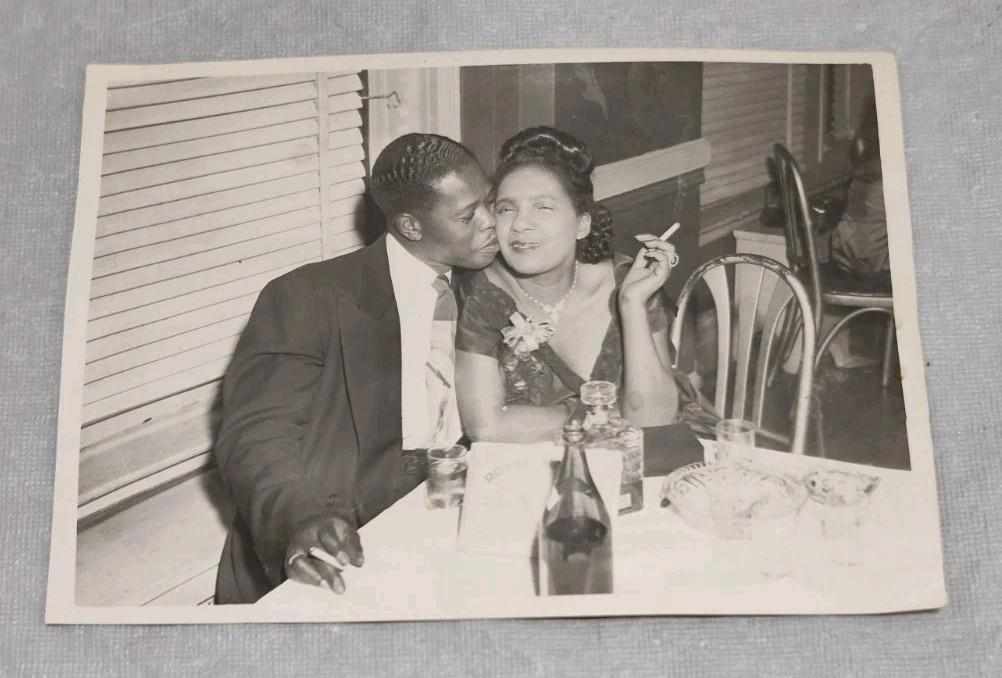 Vintage Photo Man Woman Kissing Smoking Cigarettes African American Nightclub 