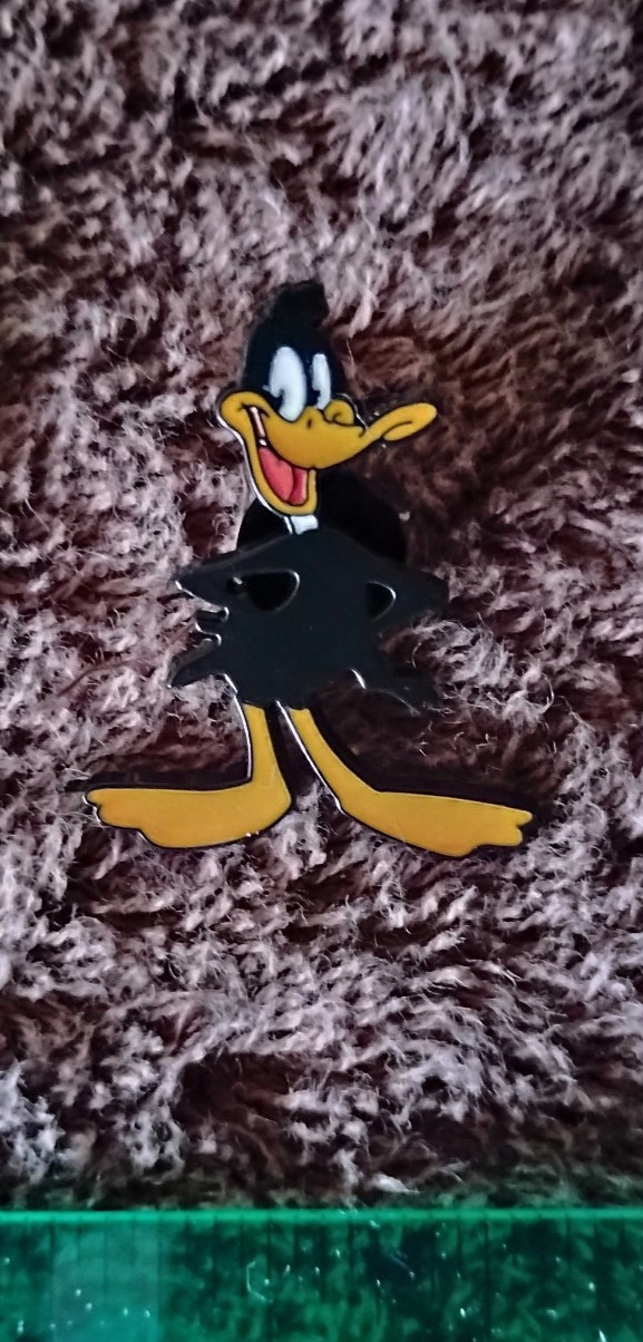 New DAFFY DUCK LOONEY TUNES PIN metal enamel set lapel lot bugs bunny toons pins