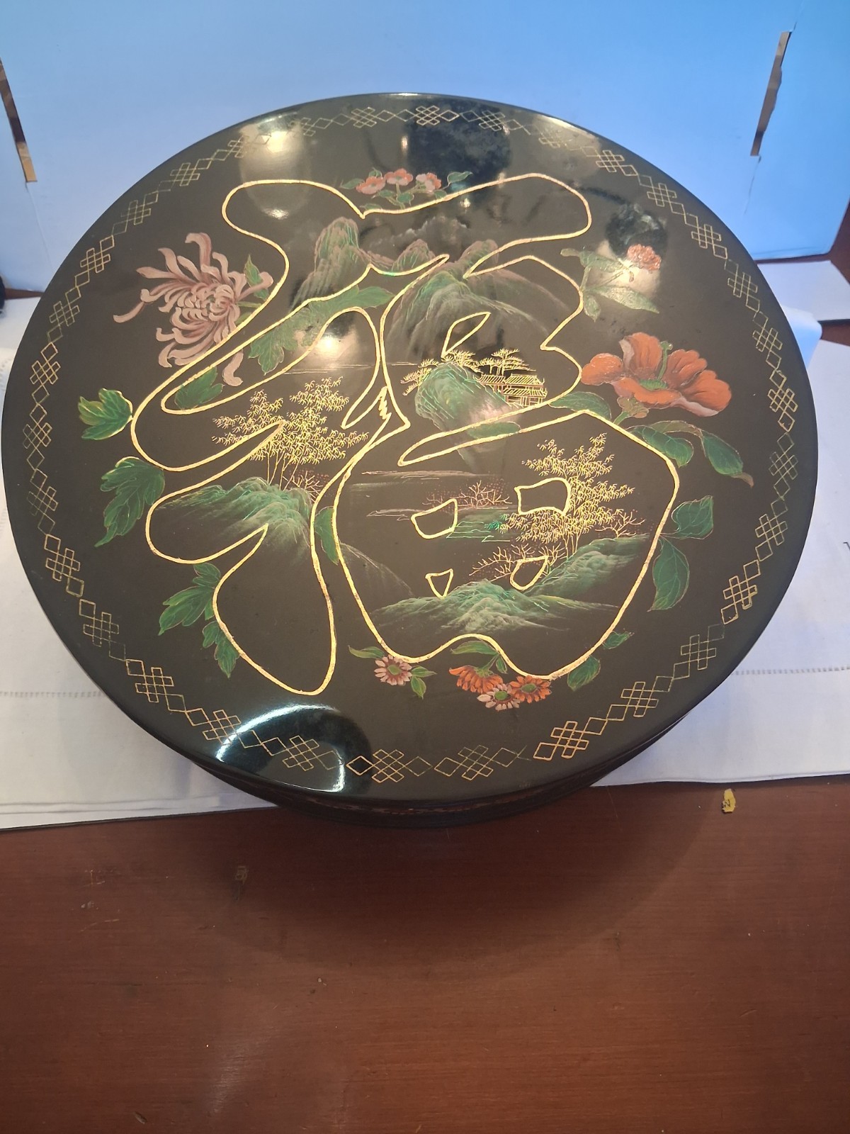 Vintage Chinese Fujian Lacquerware Candy Box