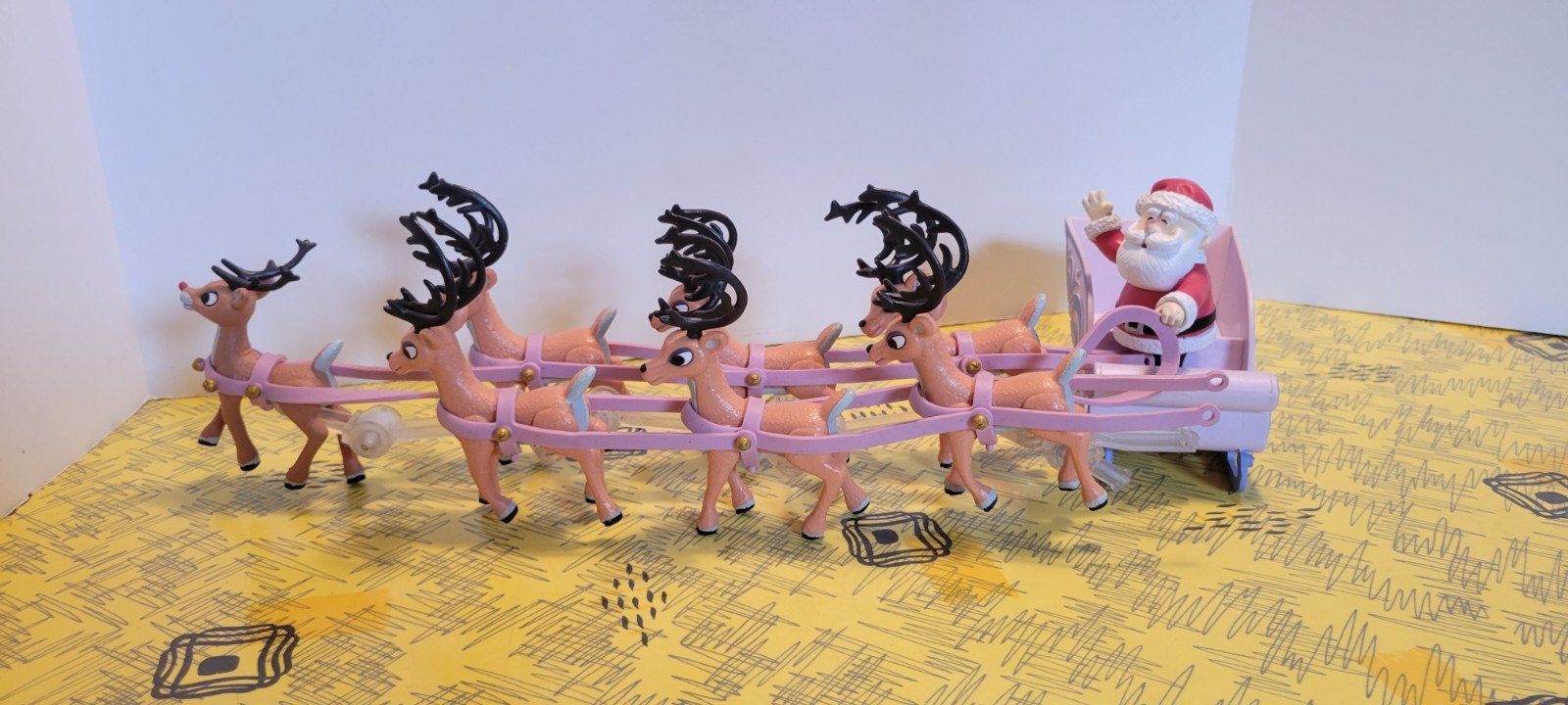 INCOMPLETE PLAYING MANTIS Rudolph Red Nosed Reindeer Santa's Sleigh Team PVC Set