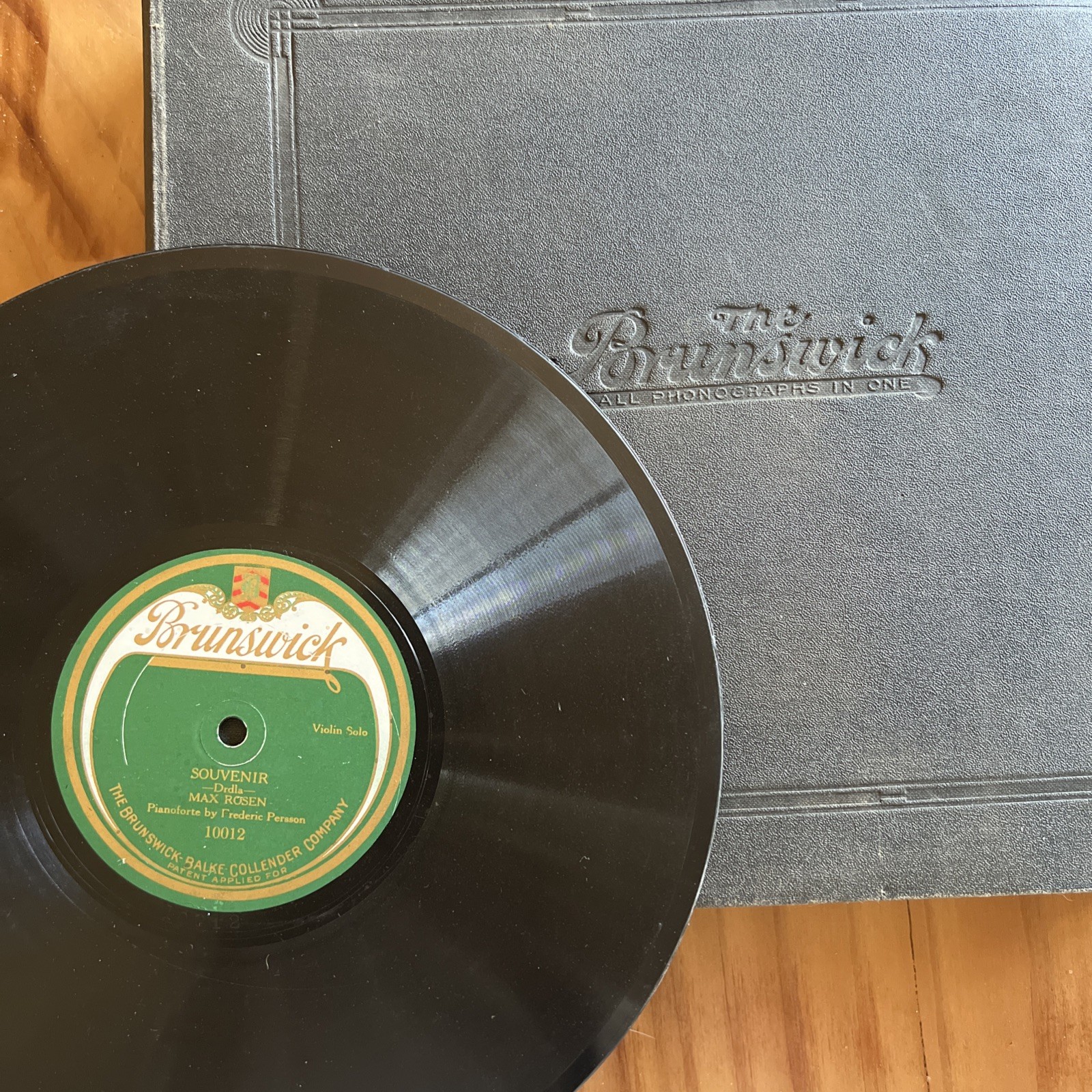 Set Of 10 Vtg 78 Records Brunswick Victrola ARA And RCA W/binder. 6 Are 1-Sides