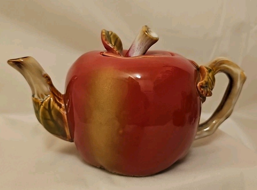 Red Apple Ceramic TeaPot 3-D Stem & Leaves On Lid Vintage Unmarked