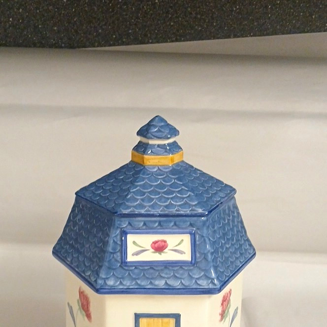 Lenox Poppies on Blue Barnyard Octagonal Canister Jar w/ Lift-Off Lid Ceramic