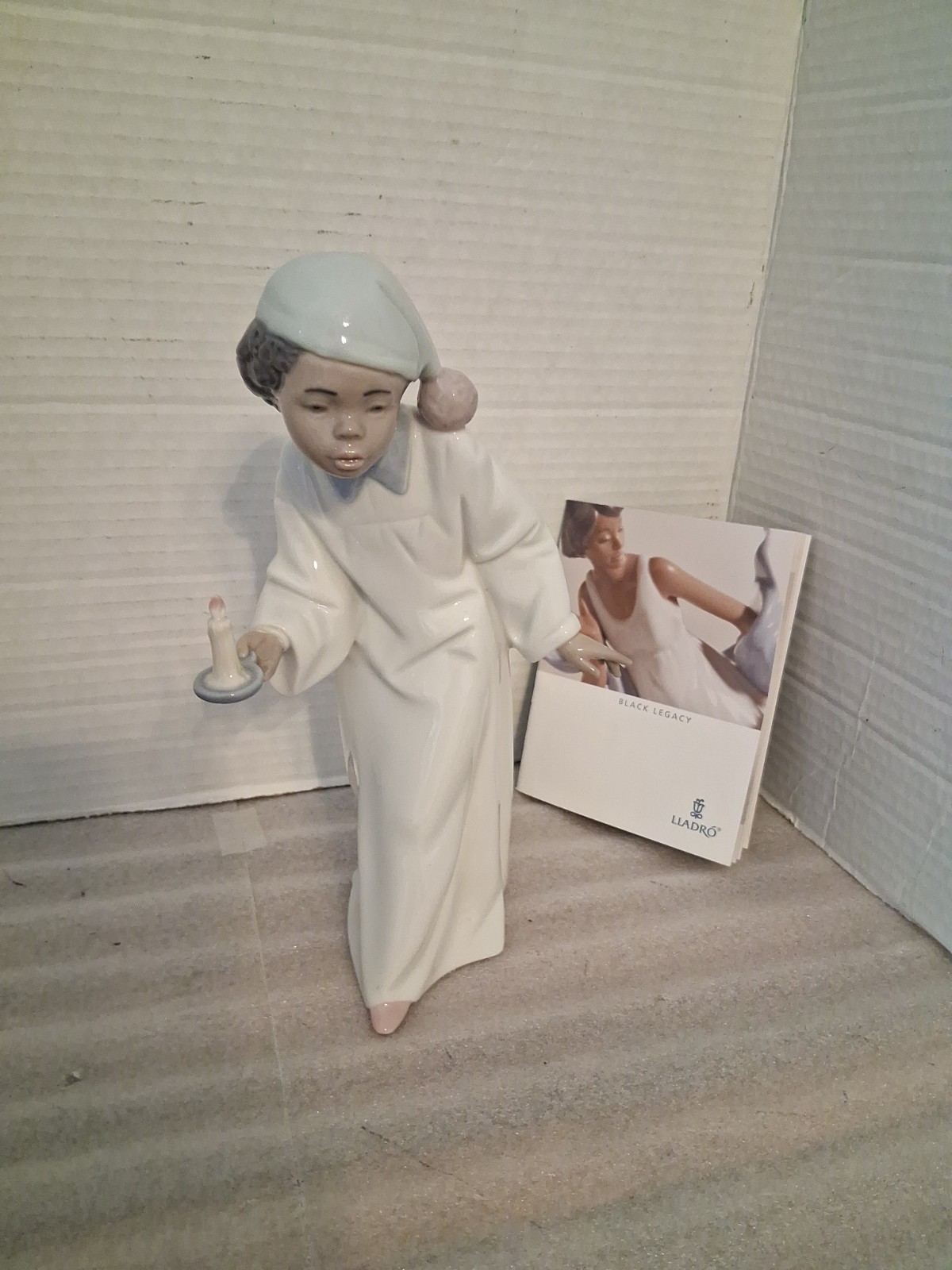 Lladro #6462 Black Legacy Who\'s There W/box. Approx 9 Inches Tall
