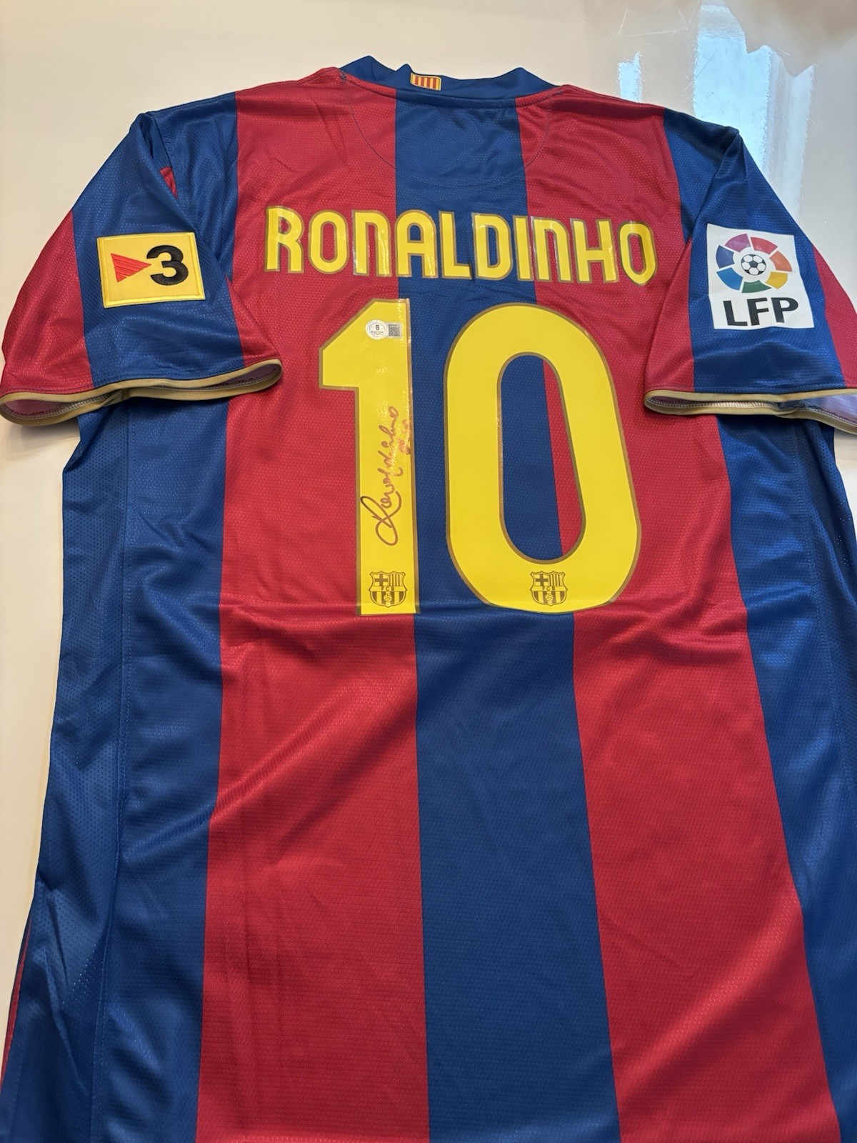 🔥⚽️ Ronaldinho FC Barcelona Hand Signed Retro Jersey Beckett COA ⚽️🔥