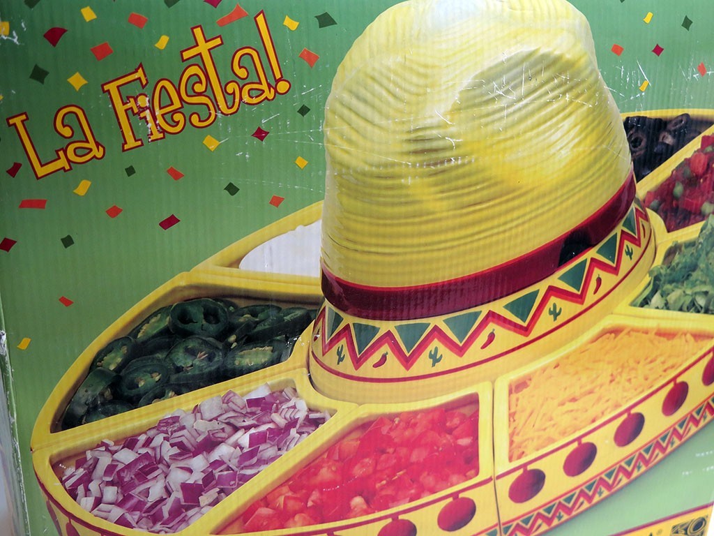 Oneida Sombrero Hat Taco Server Set La Fiesta 2004 Hand Painted ceramic 600235