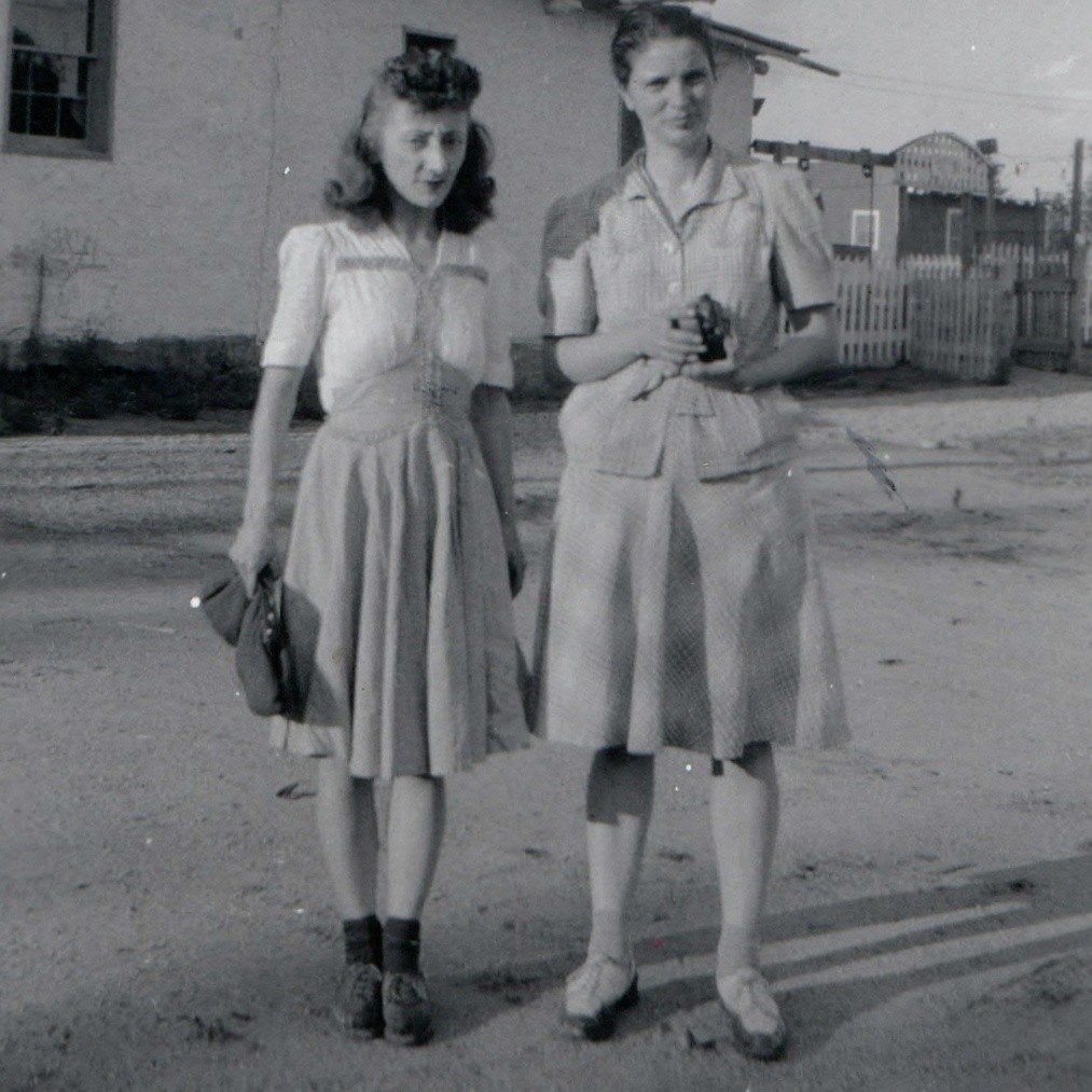 ID'd c1940s Wisconsin Rapids, WI Emmie Blake Snapshot Photo Indian Village Women