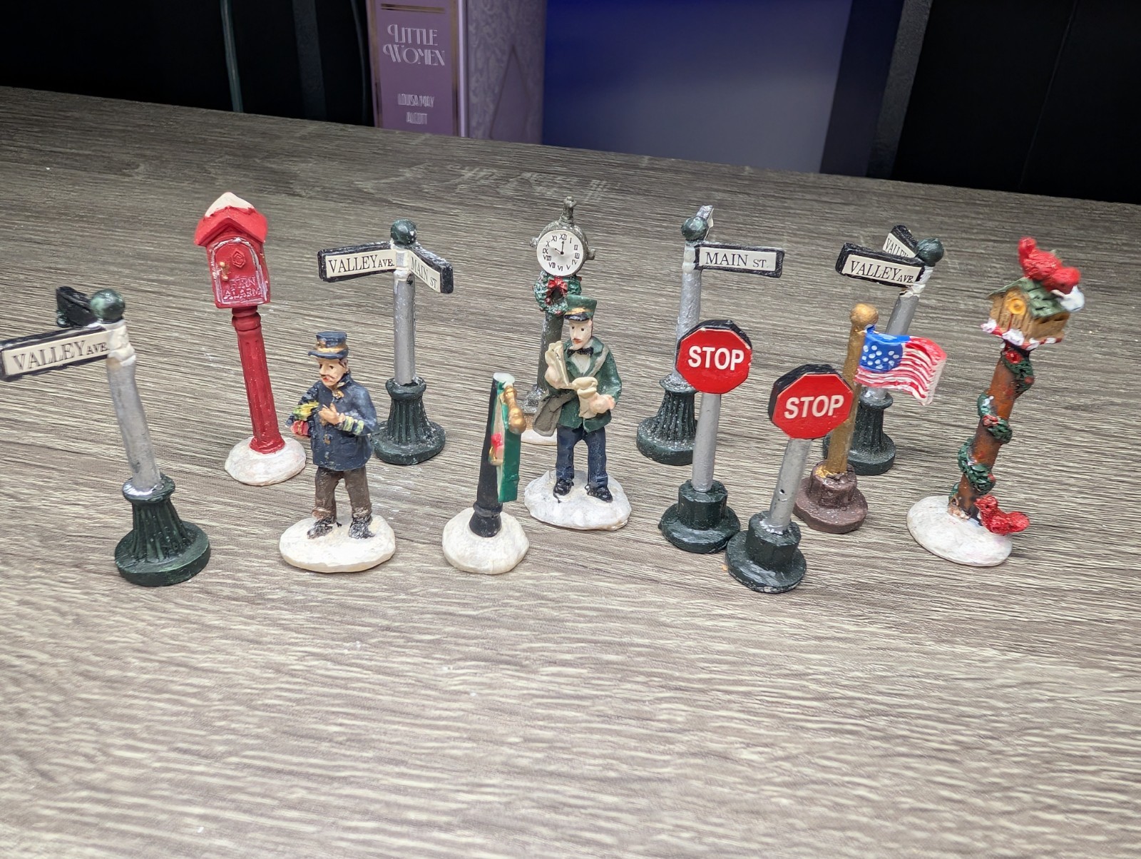Cobblestone Corners Christmas Village Lot – 10 Pc Street Signs, Figures & Access