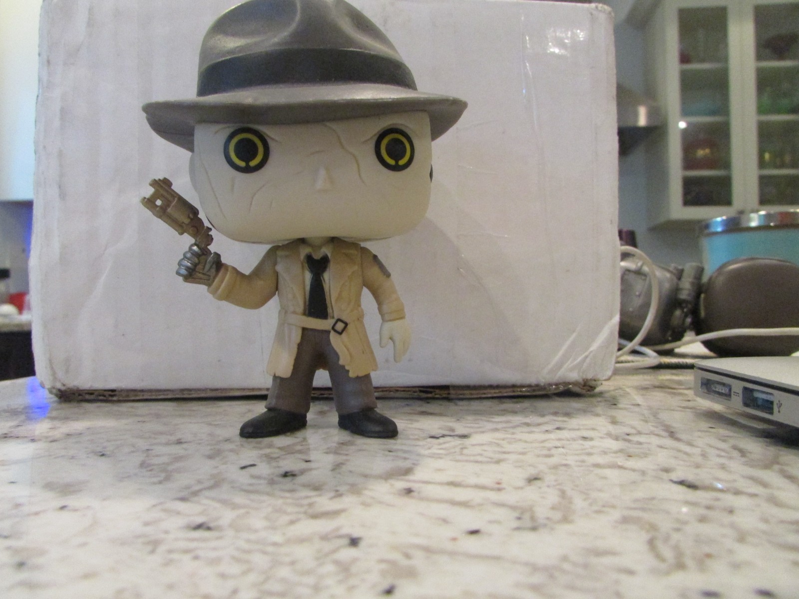 Funko Pop Vinyl: Fallout 4 Nick Valentine Figure #162 OOB