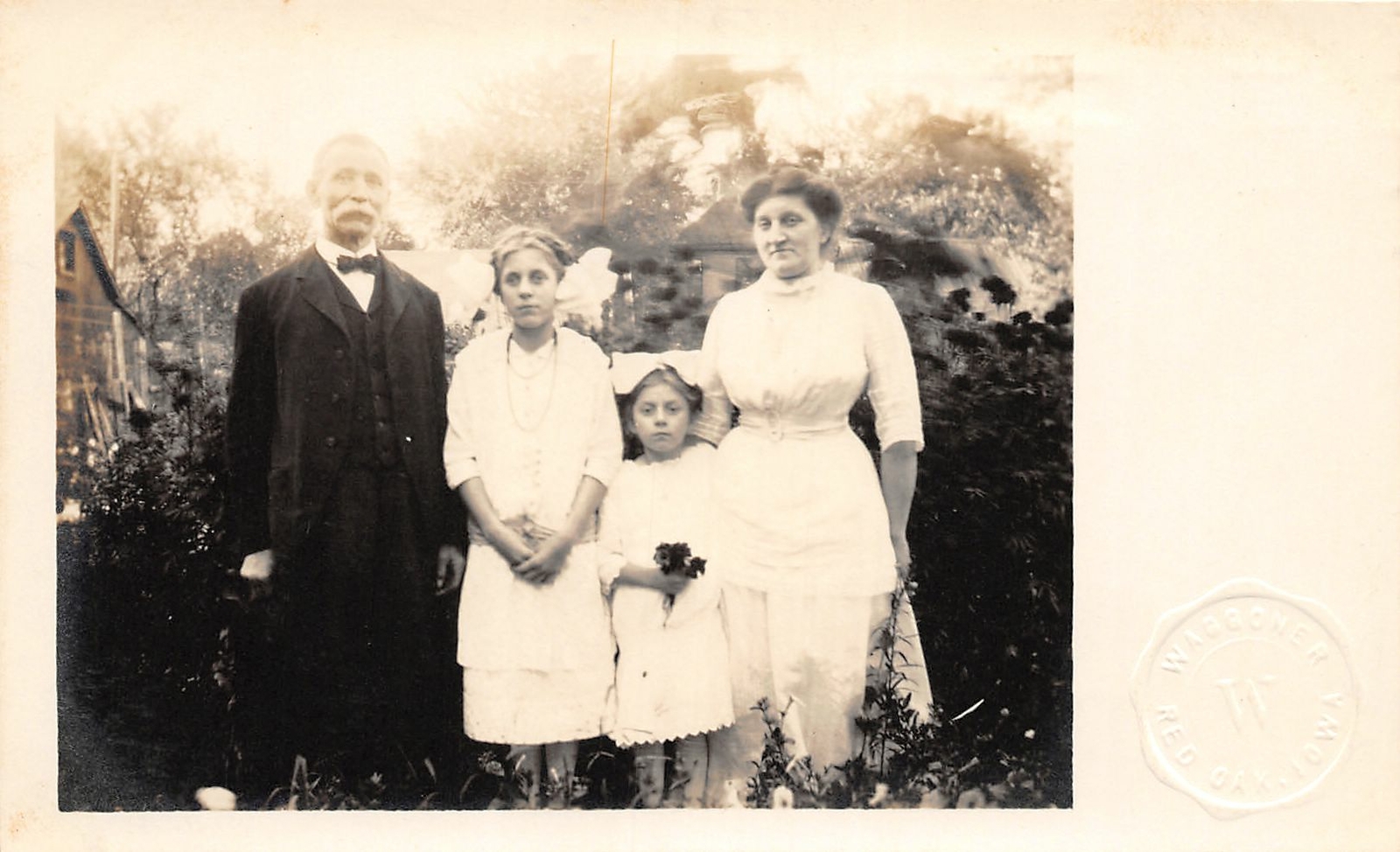 G83/ Red Oak Iowa RPPC Postcard c1910 Family Well-Dressed